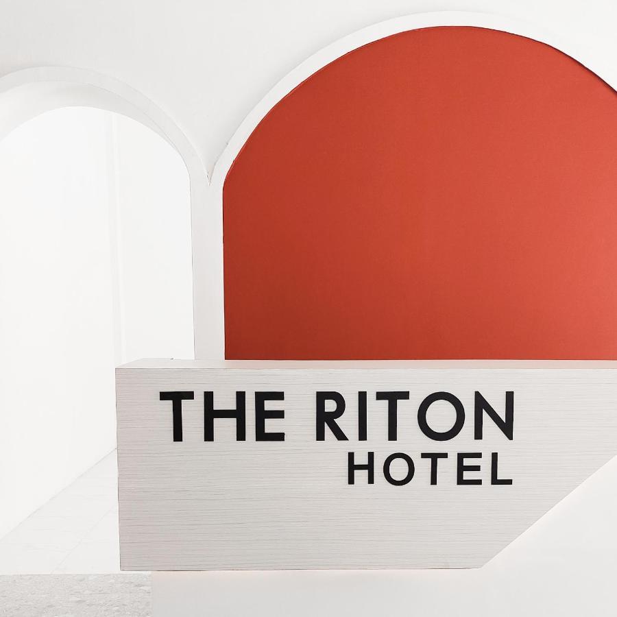 The Riton Hotel Tigaras Luaran gambar