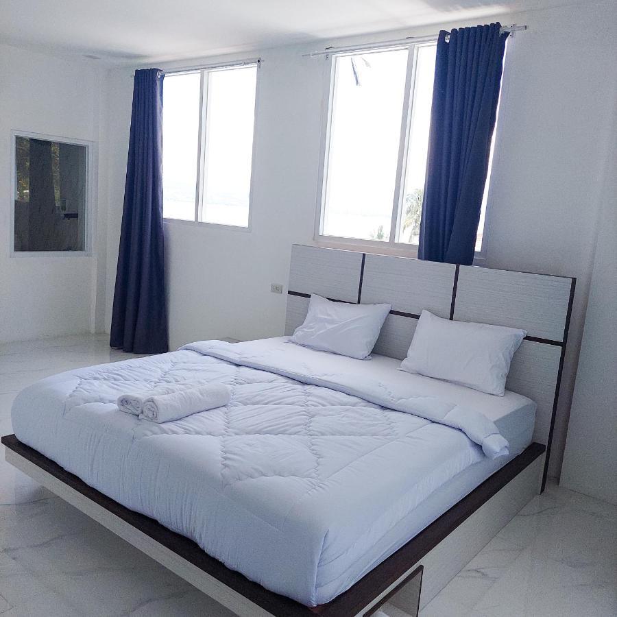 The Riton Hotel Tigaras Luaran gambar